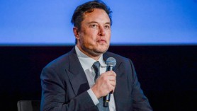 Elon Musk le cere fanilor săi să voteze cu republicanii în alegerile de marți din SUA